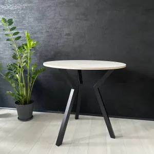 Обідній стіл